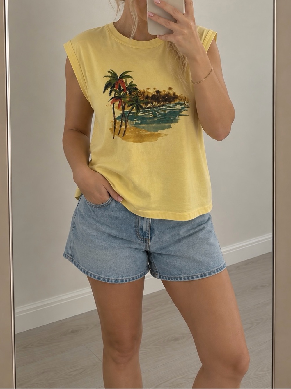 Banana Republic Yellow Tropical Graphic T-Shirt Size L